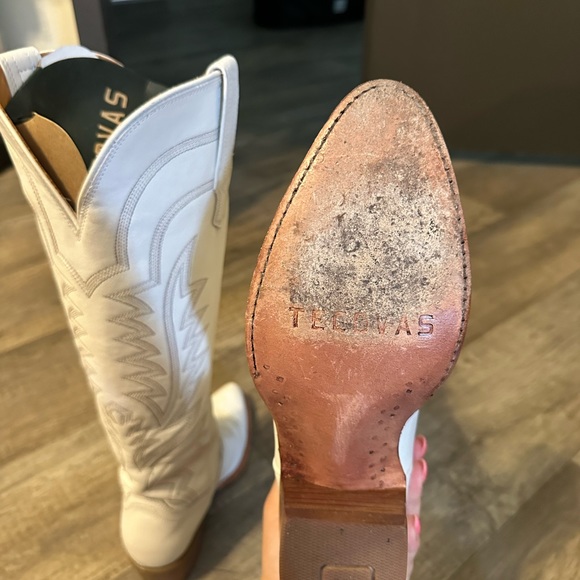The Abby Tecovas women’s boots only used twice - Picture 5 of 7